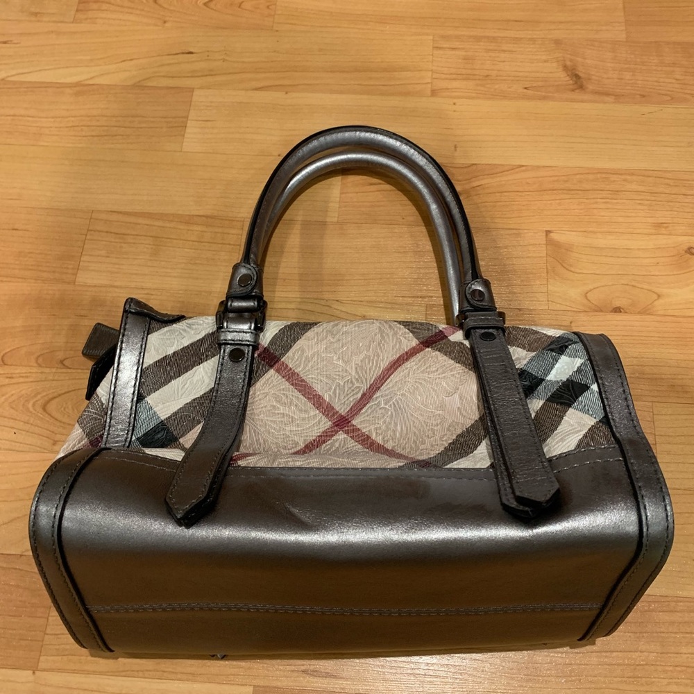 Burberry handbag authentic